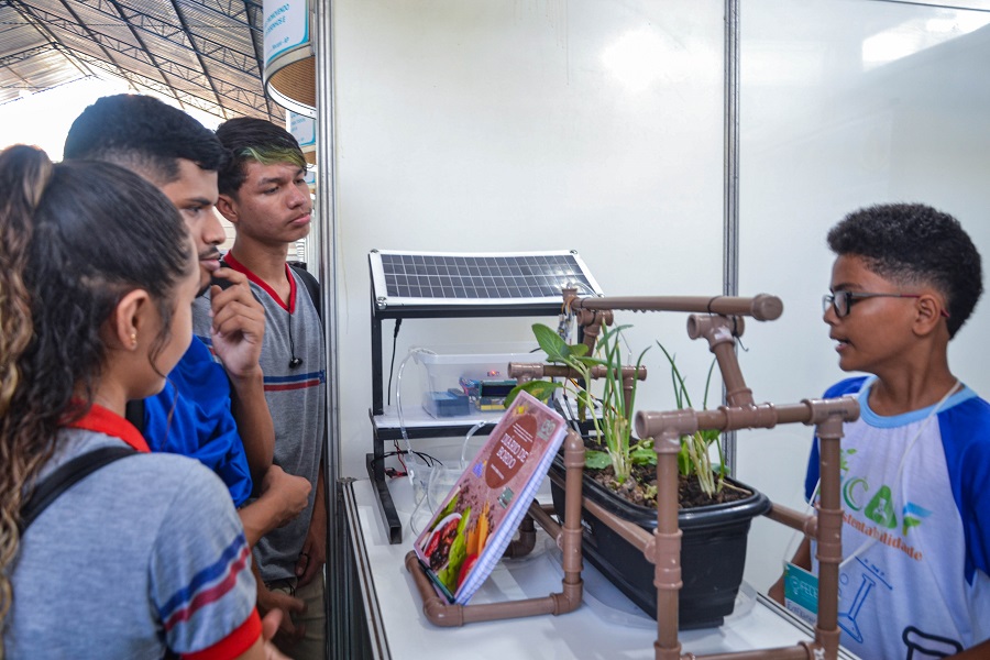 Com incentivo do Governo do Amapá, estudantes participam da 1ª Feira de Ciências e Tecnologia do Extremo Norte