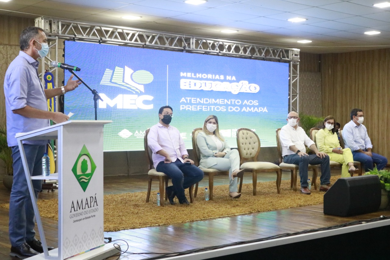Durante encontro em Macapá, Estado e União auxiliam municípios na prestação de contas de programas federais da Educação