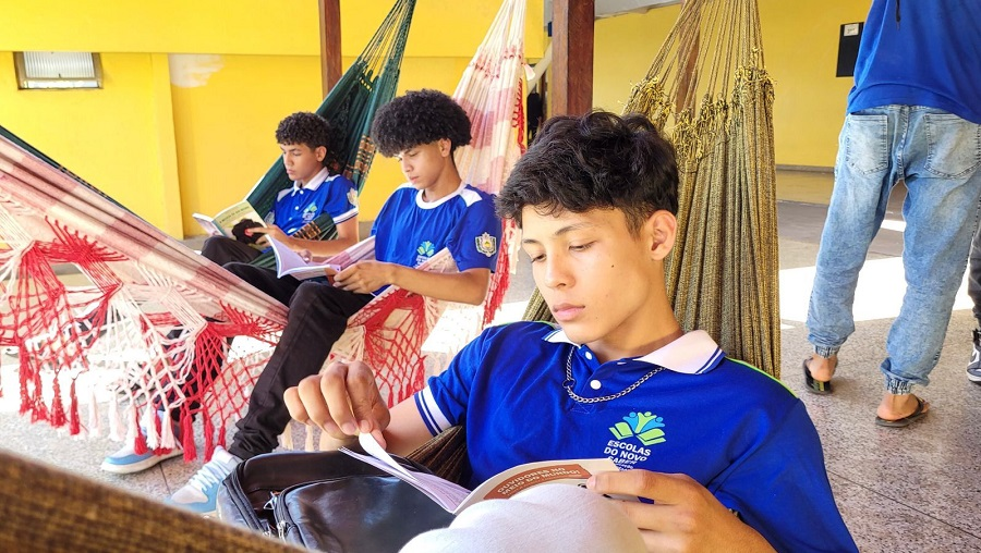Escolas estaduais instalam espaços de convivência para acolher estudantes 