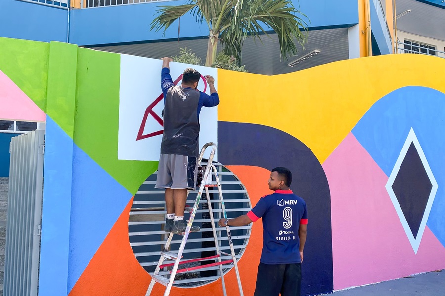 Na reta final da reforma, Escola Augusto dos Anjos ganha pintura e mobília para receber mais de mil estudantes, em Macapá