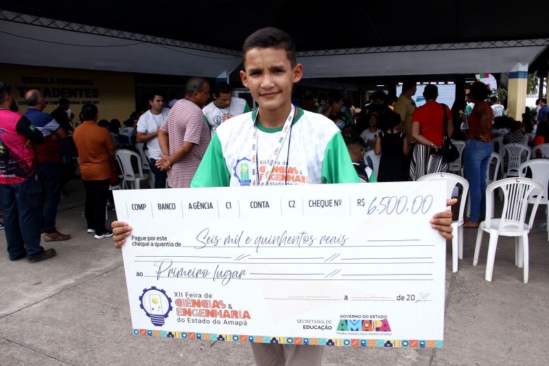 ‘Grato e honrado por essa conquista’, diz aluno premiado em 1º lugar com projeto ‘Barco Acessível’ na 12ª Feira de Ciências do Amapá