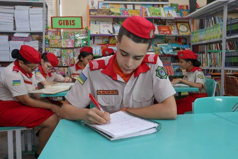 Governo do Amapá abre pré-matrícula para 985 vagas em escolas de gestão compartilhada de Macapá e Santana; veja como concorrer