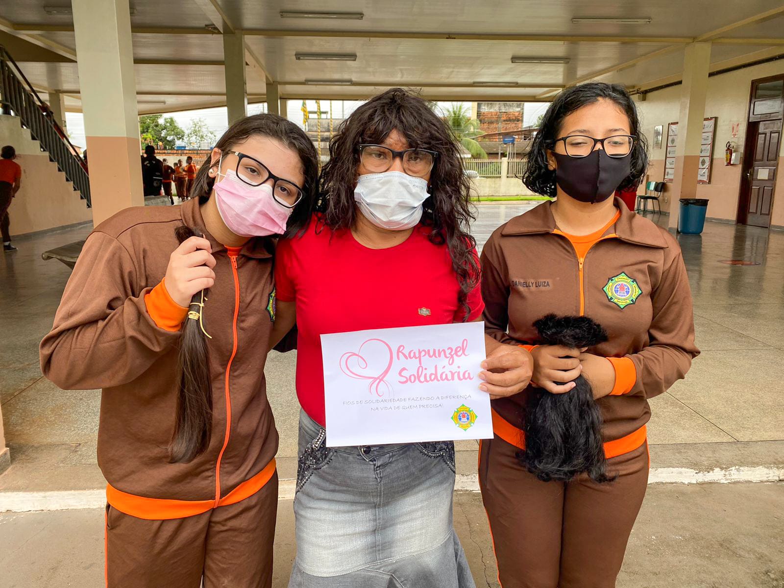 Estudantes participam do projeto “Rapunzel Solidária” para doação de cabelo