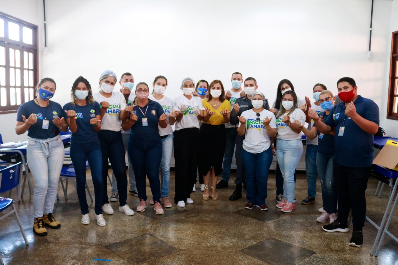 Governo do Amapá realiza Dia D de vacinação da Educação nas escolas de Macapá e Santana