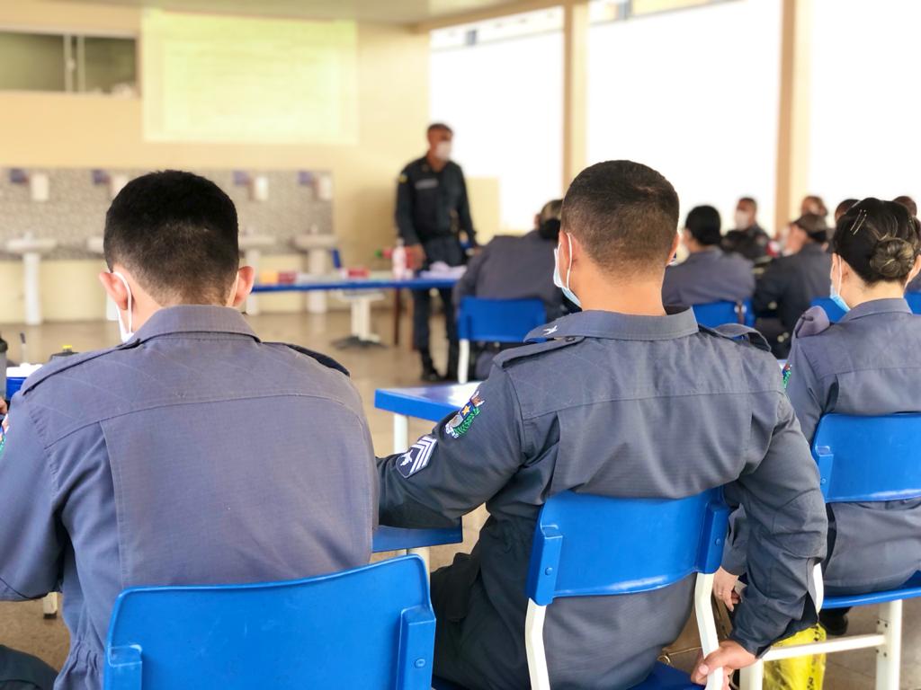 Escolas de gestão compartilhada com a Policia Militar realizam formação para orientar equipes pedagógicas