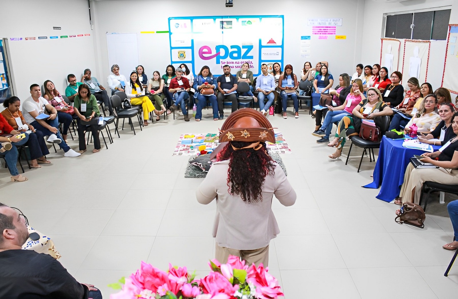 Governo oferta curso sobre formação continuada para mais de 100 professores e técnicos