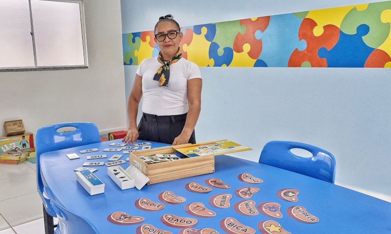 'Tenho orgulho de trabalhar aqui, ela foi construída com muito carinho', diz professora de escola rural entregue pelo Governo do Estado em Macapá
