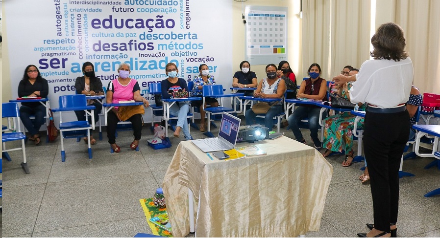 Criança Alfabetizada: primeira formação presencial de 2022 reúne professores da rede estadual