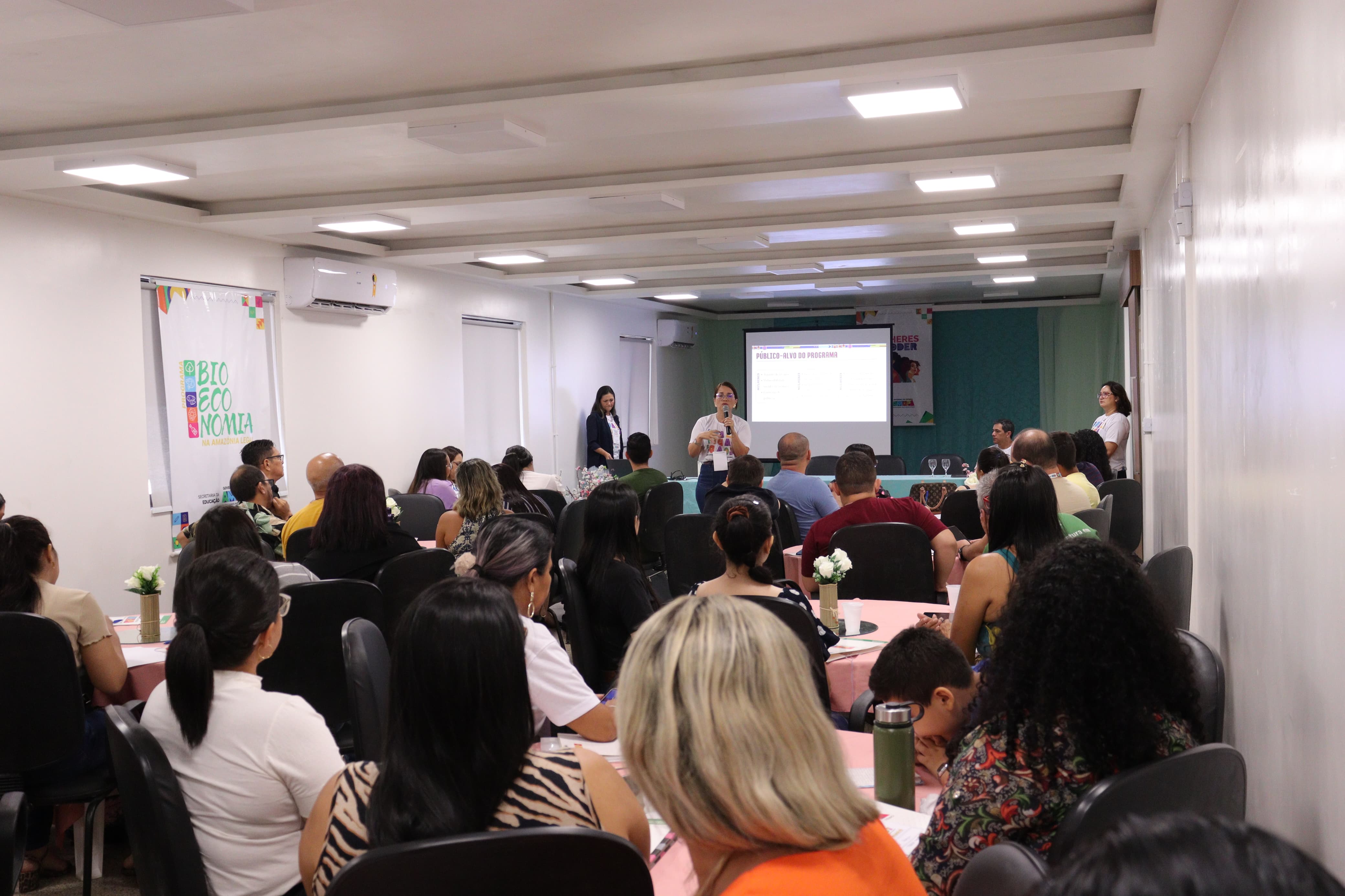 Governo do Amapá realiza qualificação para bolsistas do programa ‘Mulheres no Poder’