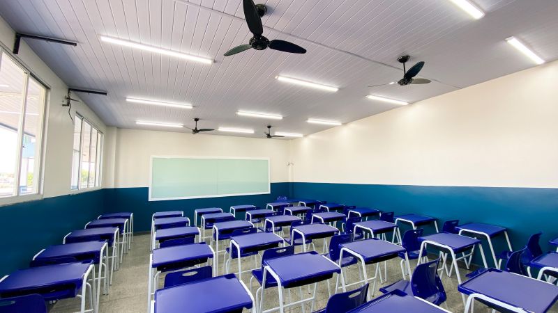 Volta às aulas: Governo do Amapá entrega mais de 23 mil novos kits de mobílias para escolas da rede estadual