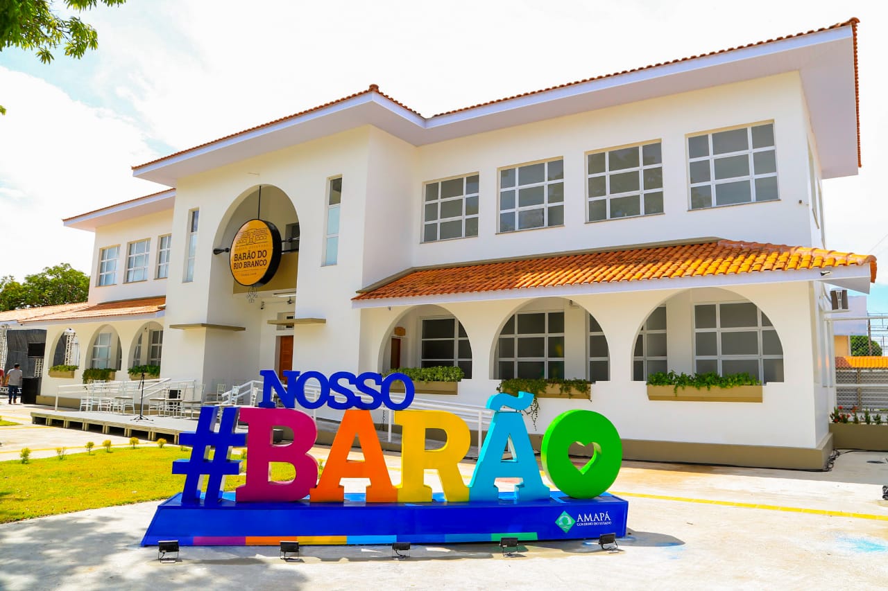 Novo Barão: escola restruturada reúne arquitetura original e modernização