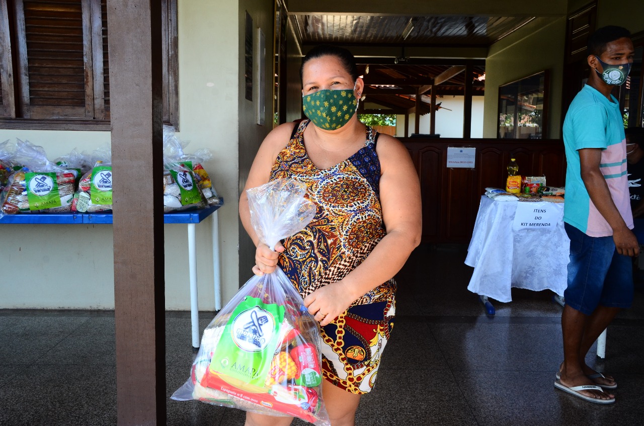 'O Kit Merenda em Casa é um grande auxílio para minha família', diz mãe de estudantes