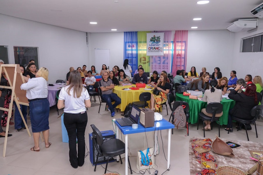 Criança Alfabetizada: Governo do Estado capacita mais de 90 multiplicadores da rede de ensino do Amapá