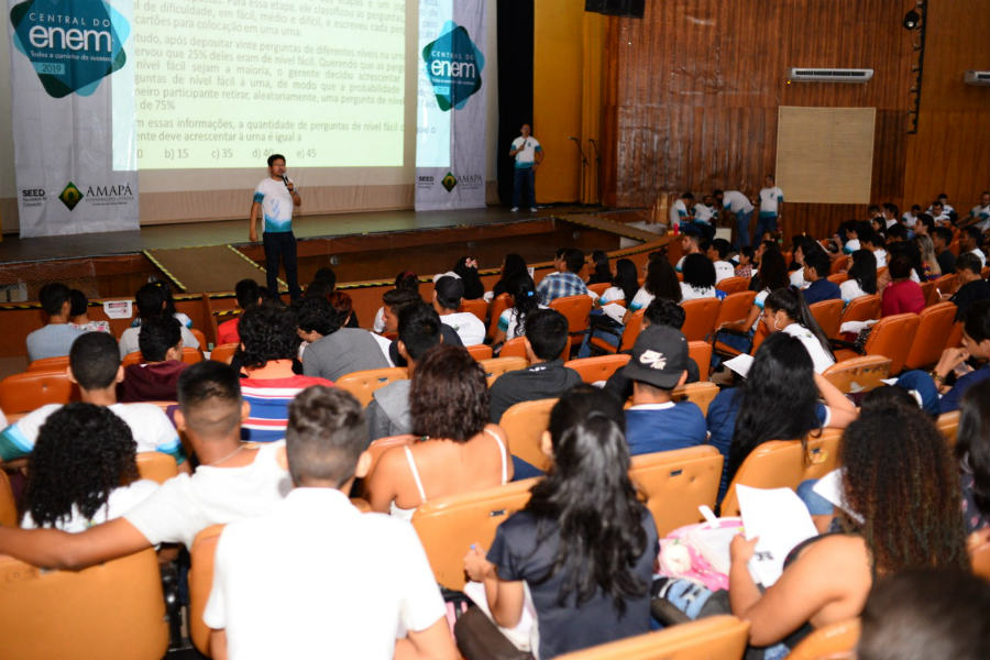 Estudantes lotam o Bacabeiras para aulão gratuito de preparação para o Enem