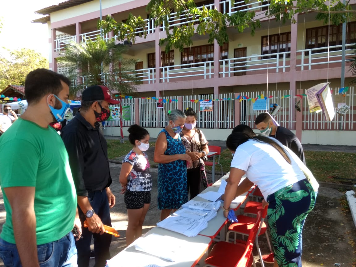 Escola Maria de Nazaré Vasconcelos realiza primeira edição do projeto Encontro na Praça