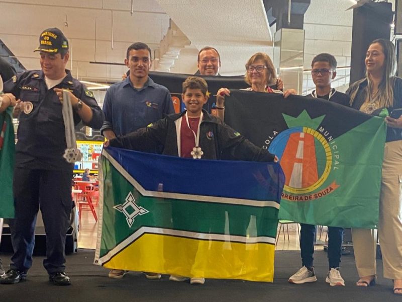 Estudantes da rede pública do Amapá são premiados com medalhas e credenciais em feira de ciências no Pará