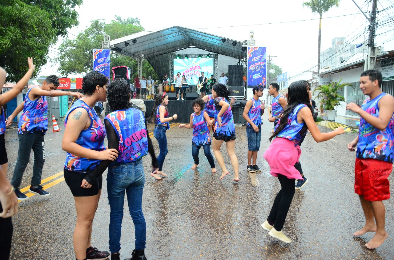 É da rede estadual! Calouro Folia comemora aprovações no vestibular