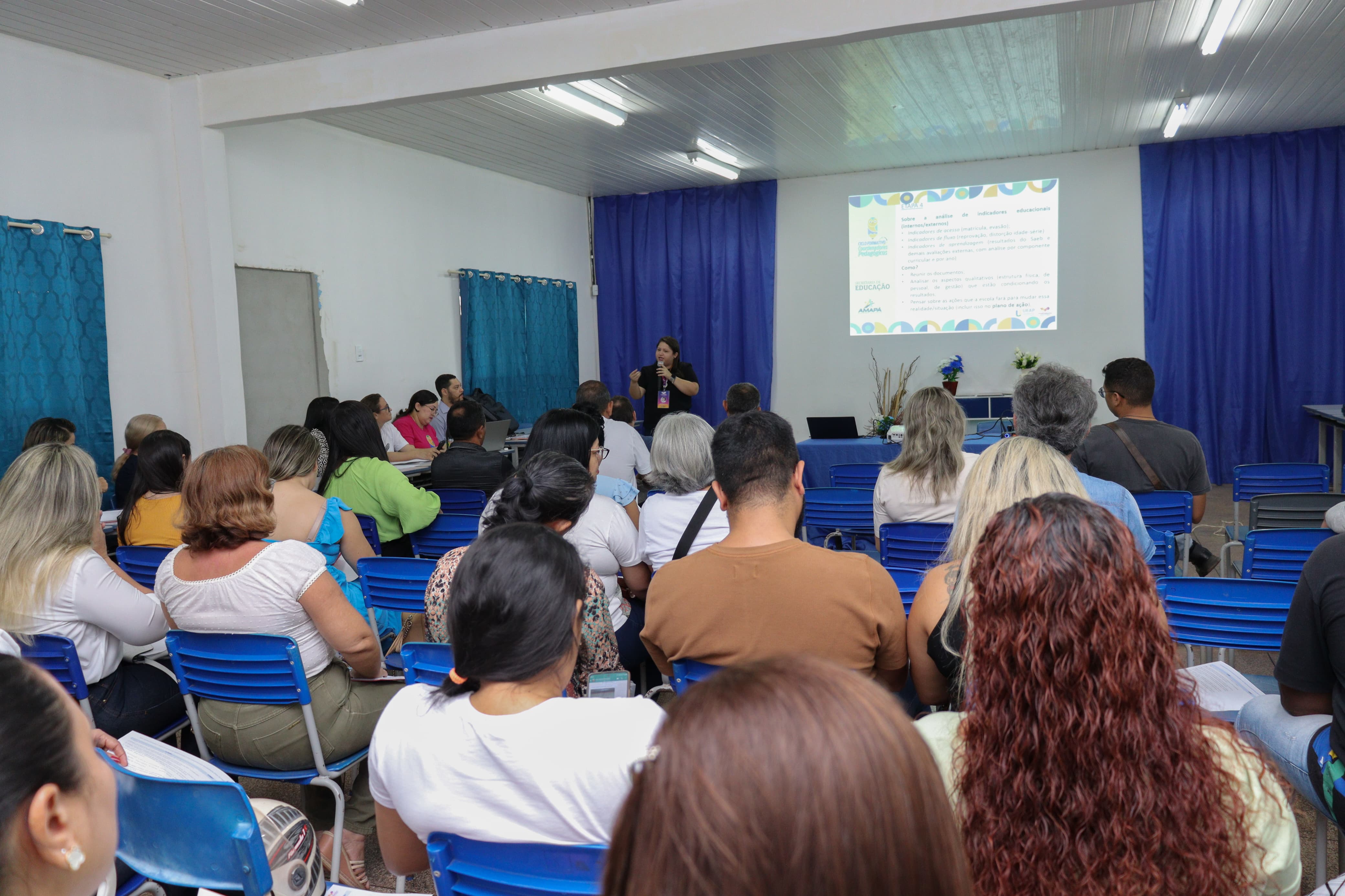 Governo do Amapá orienta escolas sobre projetos políticos 