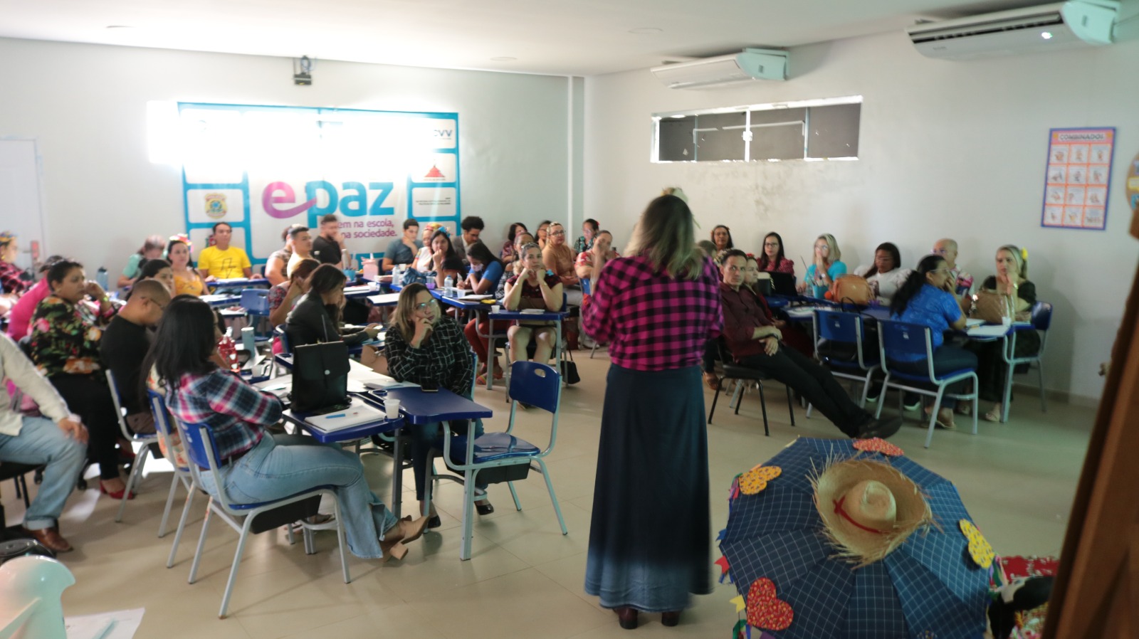 Governo do Amapá capacita professores que atuam no programa Criança Alfabetizada