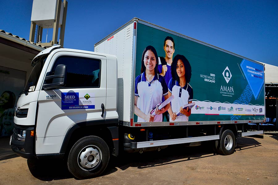 Caminhões da Educação vão dar suporte nas entregas para escolas estaduais
