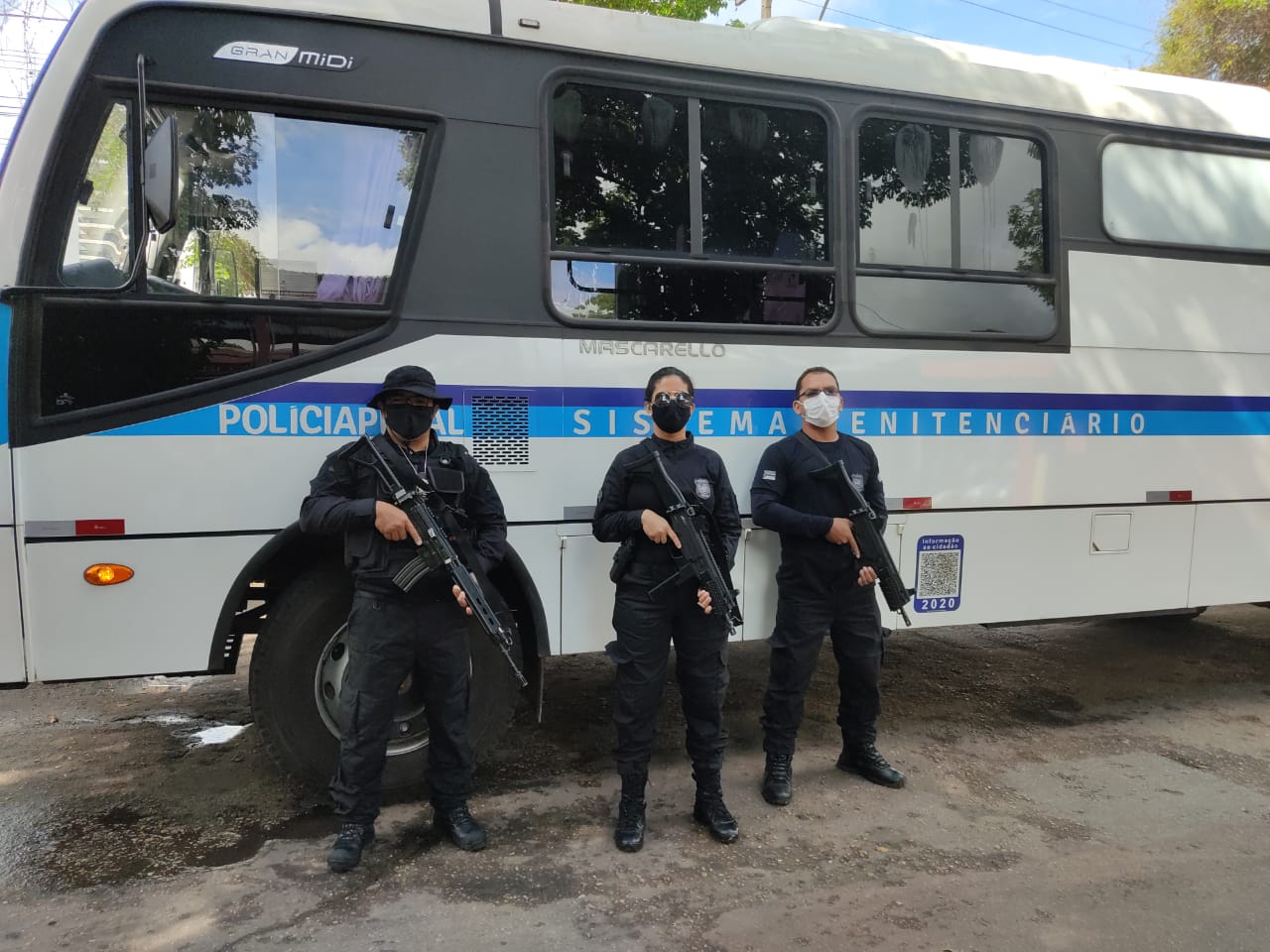 IAPEN recebe do DEPEN ônibus adaptado para transporte de presos