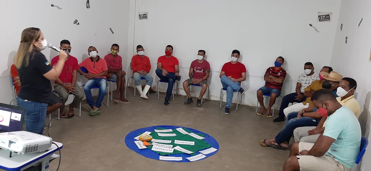Internos do IAPEN participam de palestra sobre autorresponsabilidade
