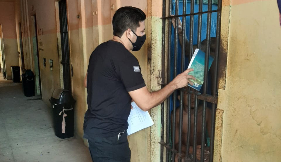 IAPEN promove a entrega de livros para reeducandos do regime fechado