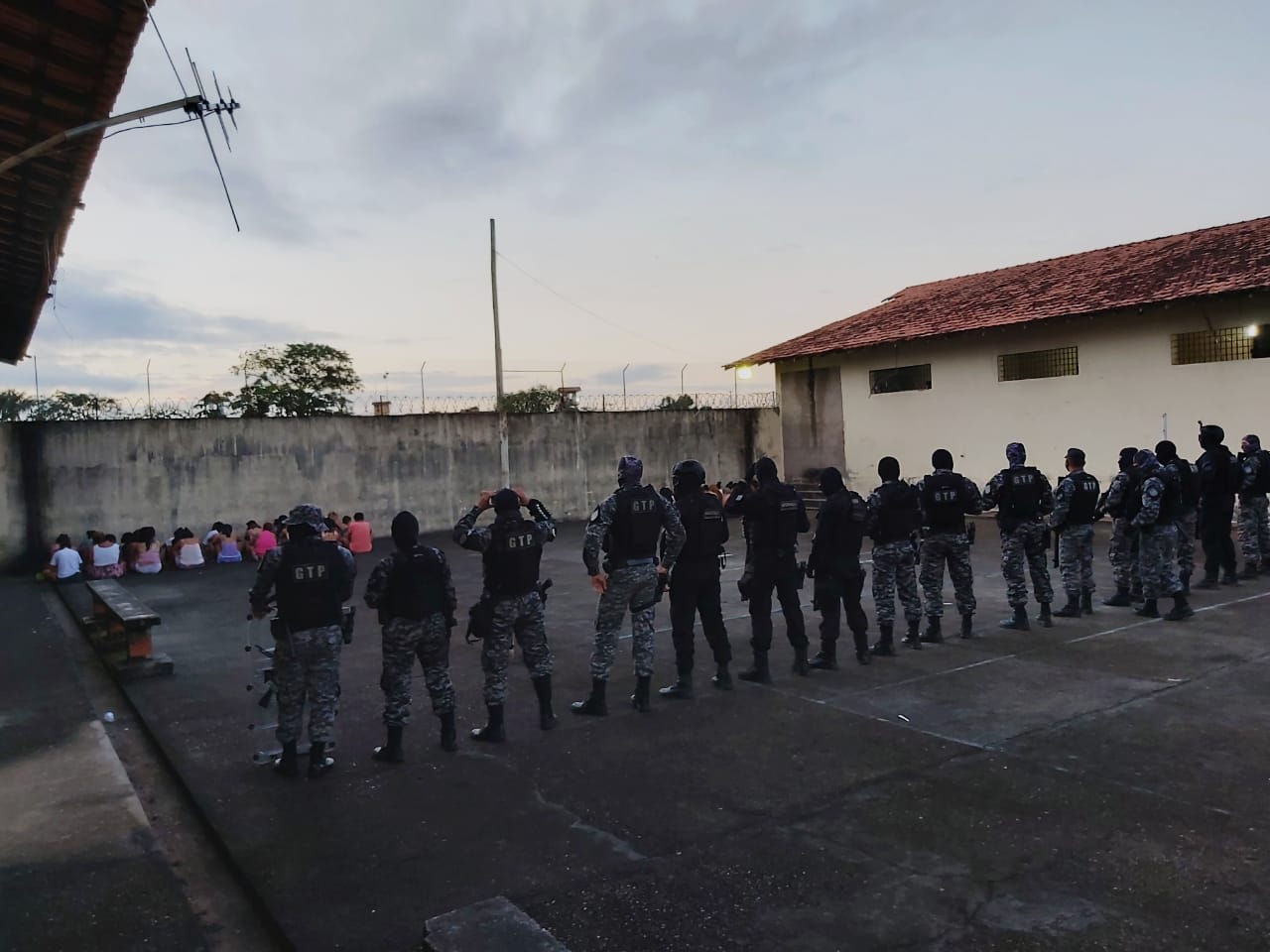 Policiais Penais fazem revista e apreensões na penitenciária feminina   