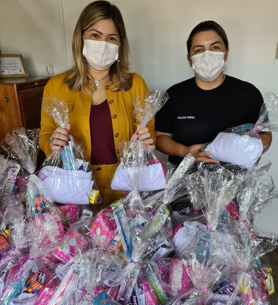 Reeducandas da COPEF recebem kits de higiene pessoal