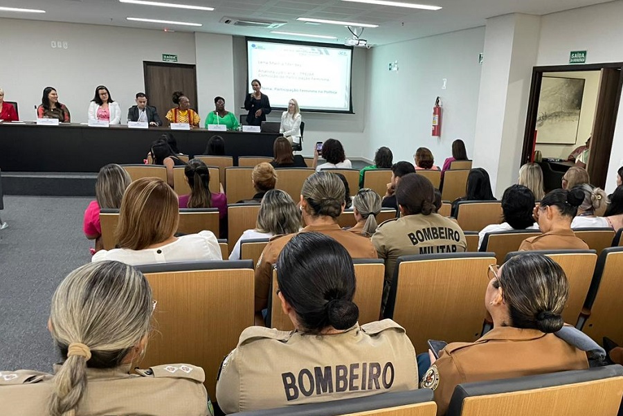 Governo do Estado celebra 92 anos do voto feminino no Brasil com debate sobre liderança das mulheres na política