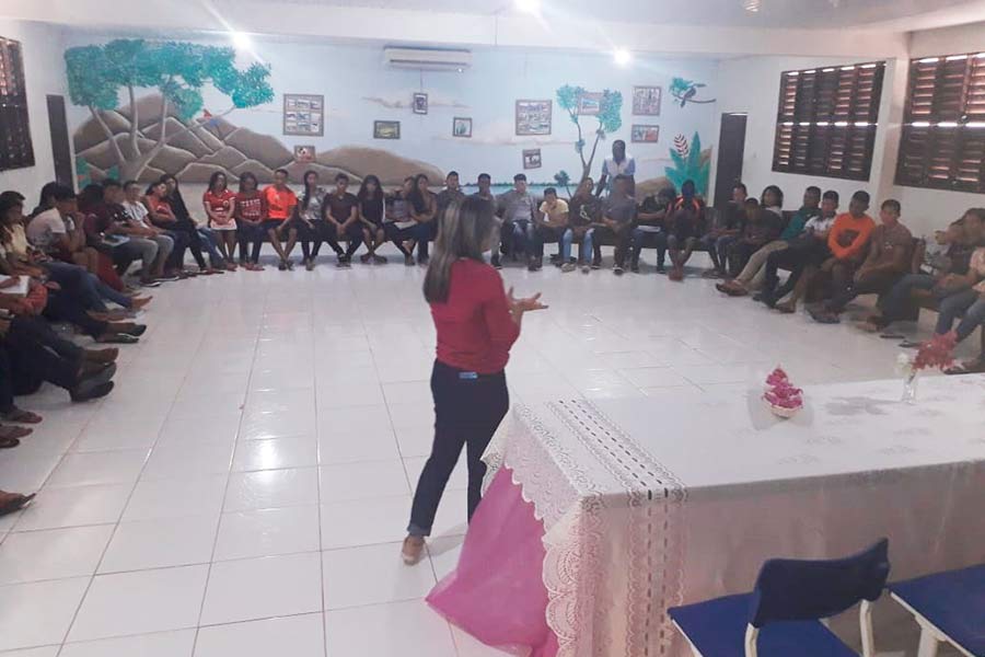 Jovens ribeirinhos são orientados para o combate à violência contra a mulher