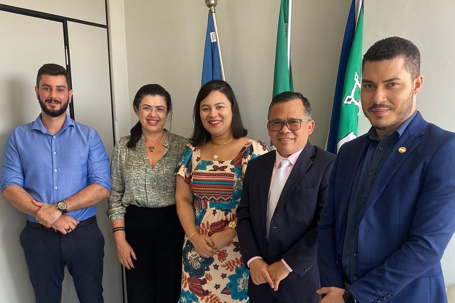 Governo do Amapá e INSS debatem parceria para ajudar famílias órfãs em decorrência de feminicídio
