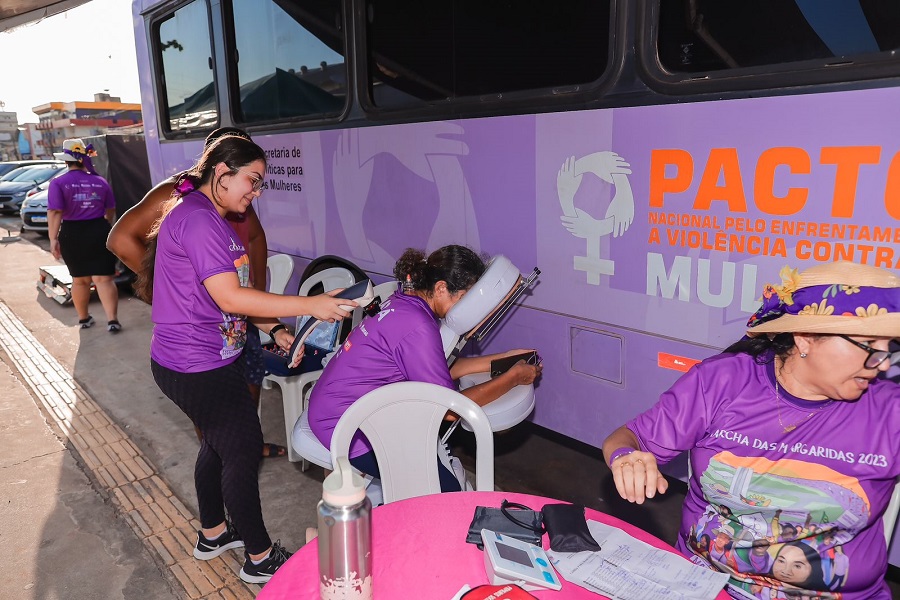 Governo do Estado leva atendimentos de saúde e sociais ao público feminino da 52ª Expofeira do Amapá
