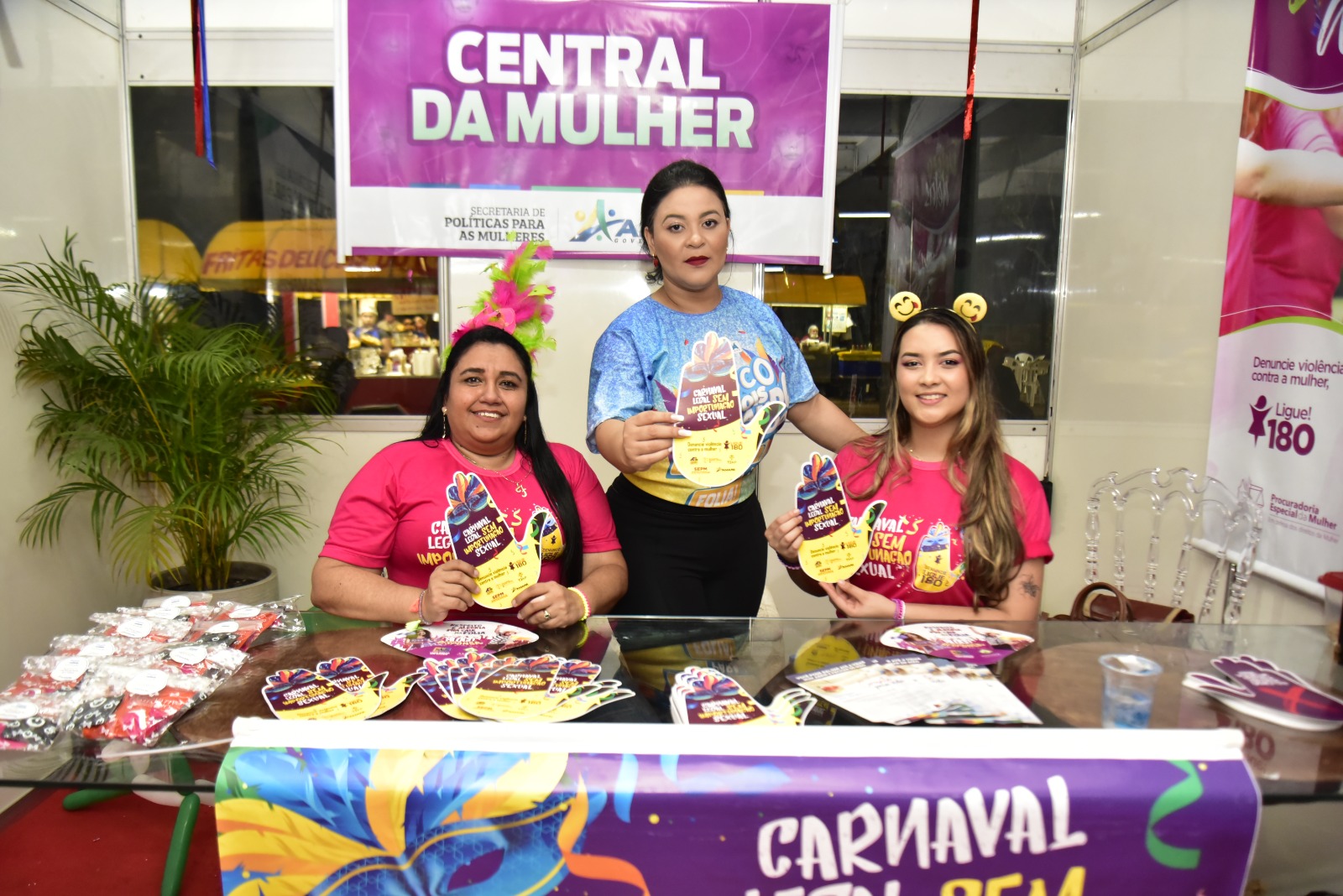 Carnaval 2023: Central da Mulher garante apoio para foliãs em caso de importunação sexual
