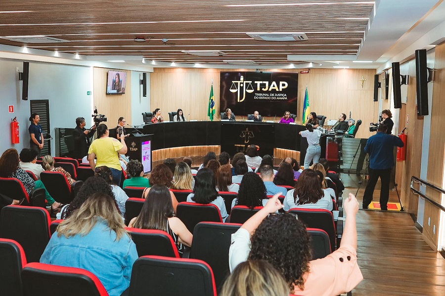 Com apoio do Governo do Amapá, projeto ‘Promotoras da Paz’ oportuniza conhecimento jurídico para mulheres em vulnerabilidade