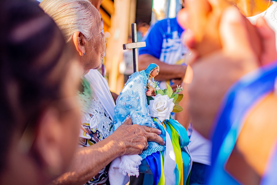 Governo do Amapá leva ações de saúde, assistência jurídica e recreação para mulheres e crianças na Festa de São Tiago