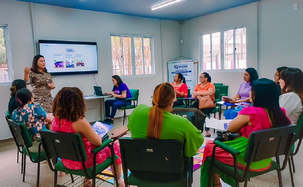 Governo do Amapá reúne gestoras municipais de políticas para mulheres em debate sobre violência doméstica e de gênero
