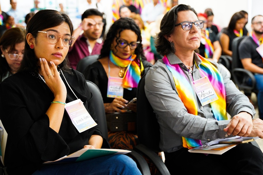 Governo do Amapá reúne gestores educacionais para debater políticas de combate à LGBTQIAfobia nas escolas