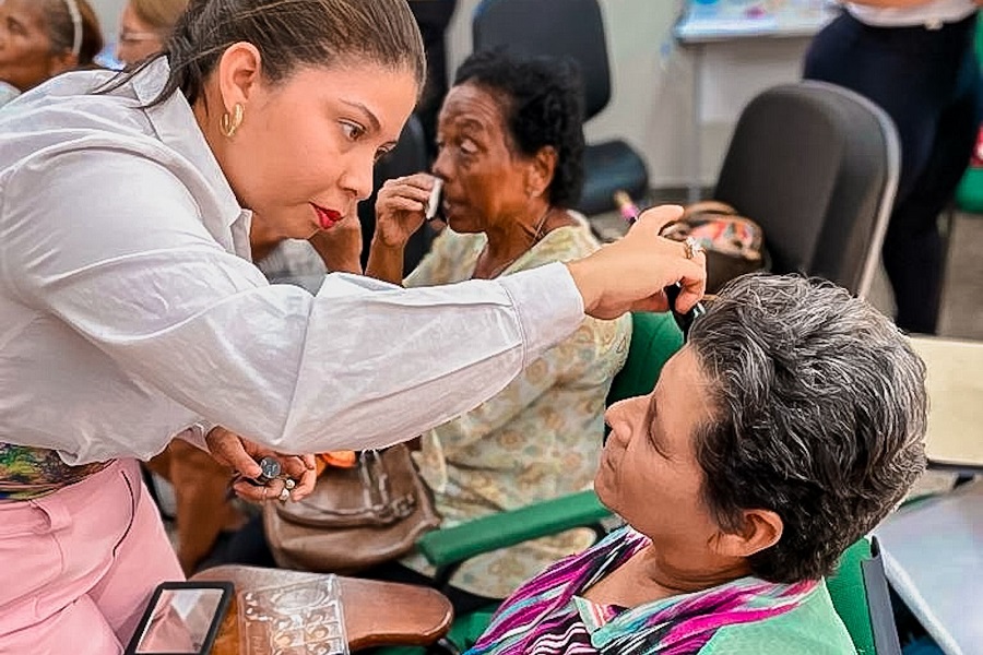 Governo do Amapá promove ação de autocuidado e lazer para mulheres da terceira idade em Macapá