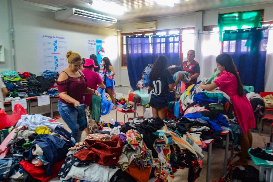 Chuvas em Macapá: em menos de 24h, campanha solidária do Governo do Estado recebe mais de mil peças de roupas
