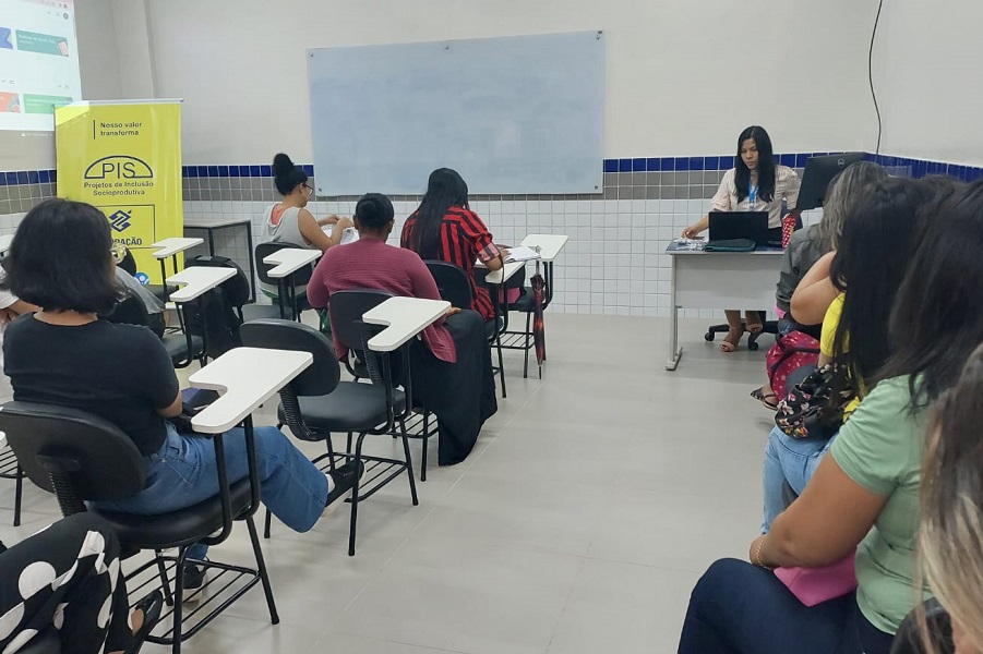 Governo do Amapá integra parceria que oferta 540 vagas em cursos profissionalizantes para mulheres de 9 municípios