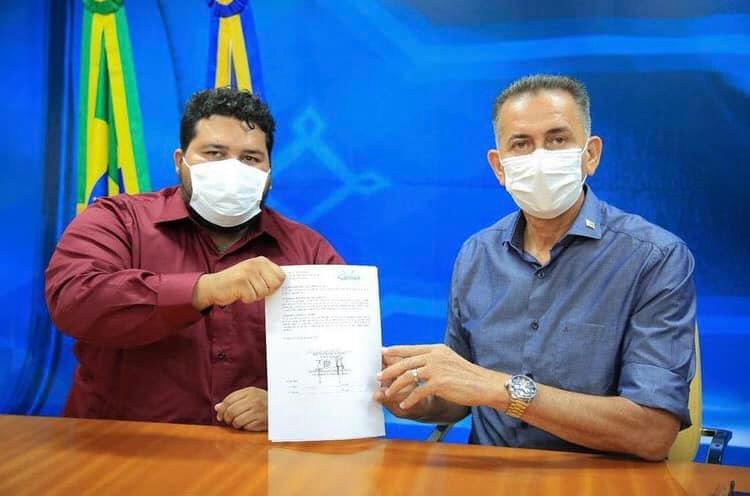 PREFEITO DE OIAPOQUE E VEREADORES EM REUNIÃO COM  GOVERNO DO ESTADO