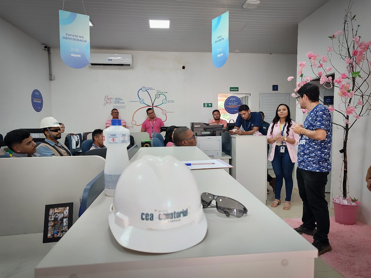 A Prefeitura Municipal de Oiapoque, por meio da Secretaria Municipal de Saúde, realizou, nesta segunda-feira, 28 de outubro, uma palestra em alusão ao Outubro Rosa na empresa Equatorial Energia.