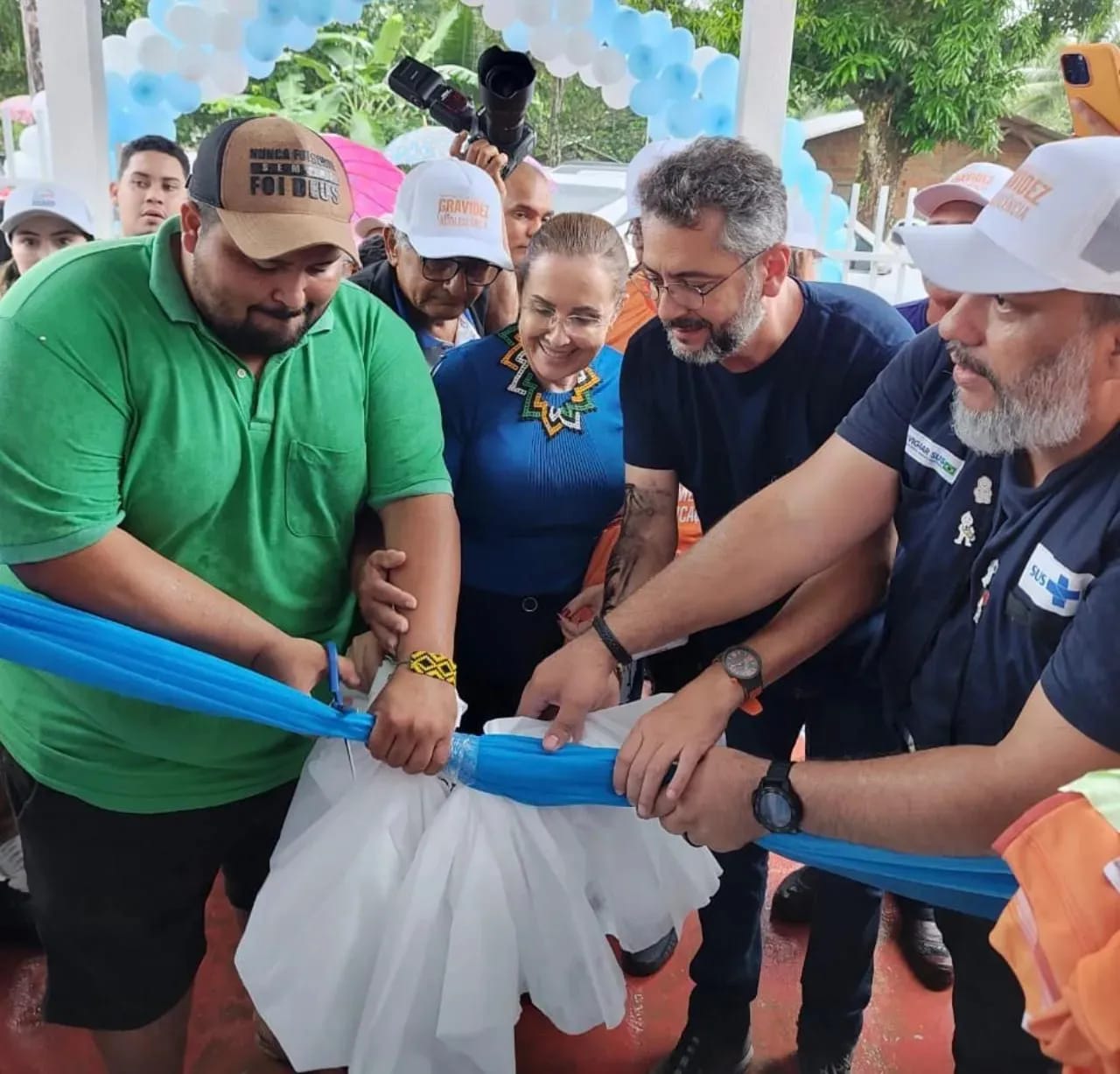 Na manhã deste Sábado (27/04), Vila Velha do Cassiporé celebrou duas inaugurações emblemáticas. Em uma solene cerimônia, o Governador Clécio Luís inaugurou a nova Escola Estadual de Vila Velha, reforçando o compromisso com a educação da comunidade.