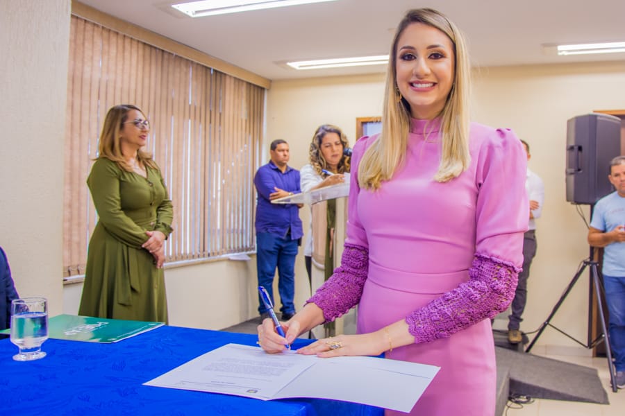 Quem troca de idade hoje é a Dra. Manuela Campos