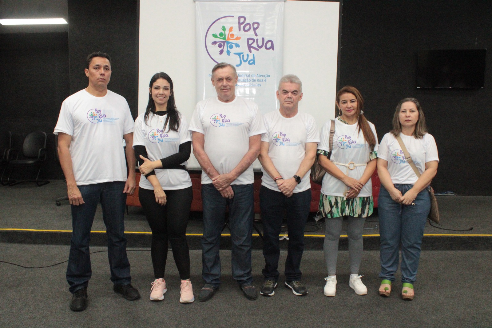 PGE participa de ação social do TJAP