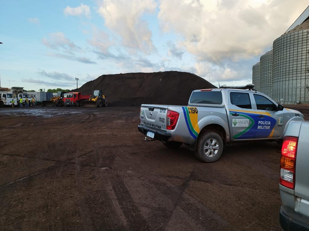 PGE e MP-AP conseguem na justiça suspender o transporte de minério de ferro estocado no Porto de Santana
