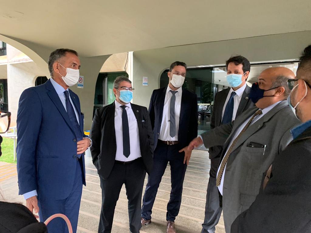 Procuradores da PGE-AP participam de agenda com o governador Waldez em Brasília