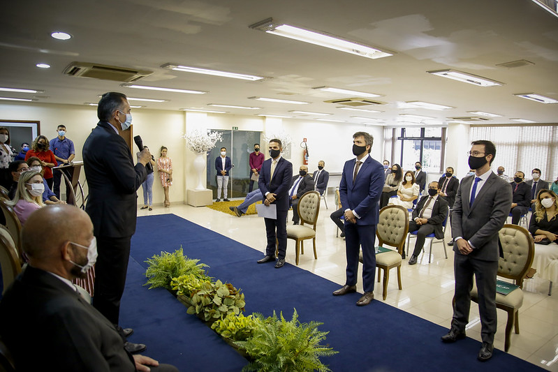 Governador do Estado empossa novos procuradores do Amapá