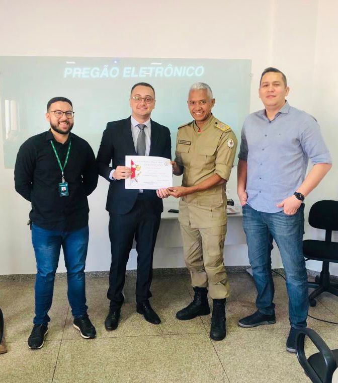 Procurador do Estado Rodrigo Pimentel recebe homenagem do Corpo de Bombeiros